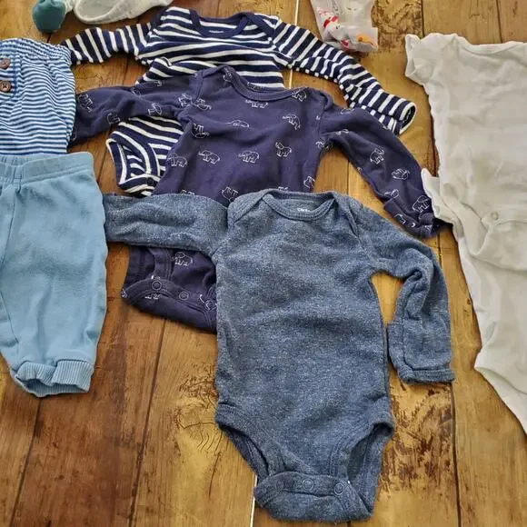 10 Piece Lot of Baby Clothing Mostly Size NB - Picture 4 of 13